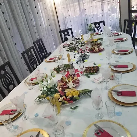 Banaj Hotel *